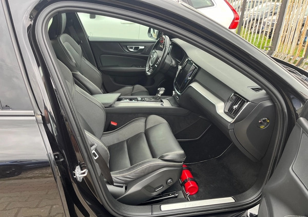 Volvo V60 cena 99900 przebieg: 112000, rok produkcji 2019 z Warszawa małe 529